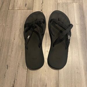 Teva Women’s Olowahu Sandals